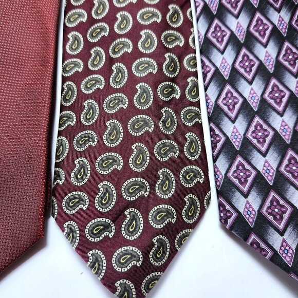 Lot of Seven Neckties Men's Purples and Reds Silk and Polyester Various Patterns - Picture 4 of 10